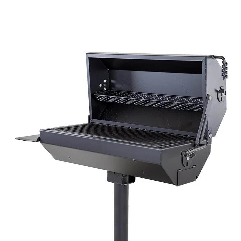 ECG1941-CUT-53 Outdoor grill on stand.